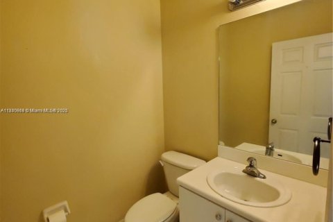 House in Cutler Bay, Florida 4 bedrooms, 225.66 sq.m. № 1831122 - photo 14