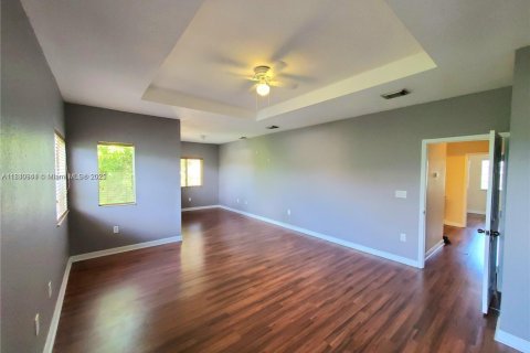 House in Cutler Bay, Florida 4 bedrooms, 225.66 sq.m. № 1831122 - photo 18