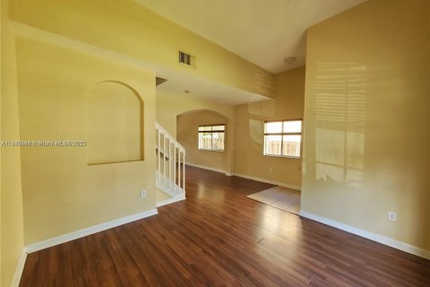 House in Cutler Bay, Florida 4 bedrooms, 225.66 sq.m. № 1831122 - photo 4