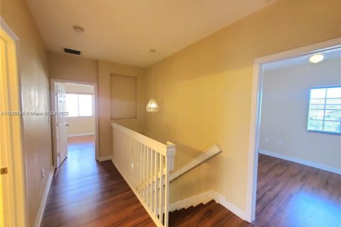 House in Cutler Bay, Florida 4 bedrooms, 225.66 sq.m. № 1831122 - photo 12