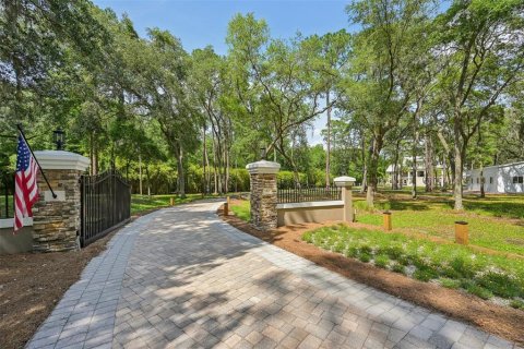 House in Green Cove Springs, Florida 6 bedrooms, 629.88 sq.m. № 1757772 - photo 13