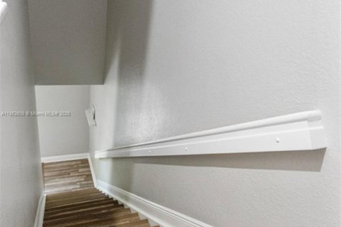 Townhouse in Miramar, Florida 3 bedrooms, 185.8 sq.m. № 2012570 - photo 20