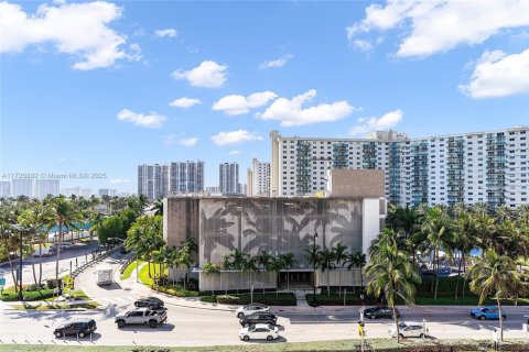 Copropriété à vendre à Sunny Isles Beach, Floride: 33.44 m2 № 1710224 - photo 21