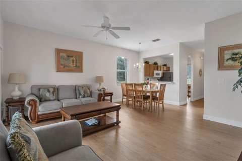 Townhouse in Davenport, Florida 4 bedrooms, 172.43 sq.m. № 2216308 - photo 11