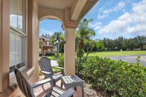 Townhouse in Davenport, Florida 4 bedrooms, 172.43 sq.m. № 2216308 - photo 3