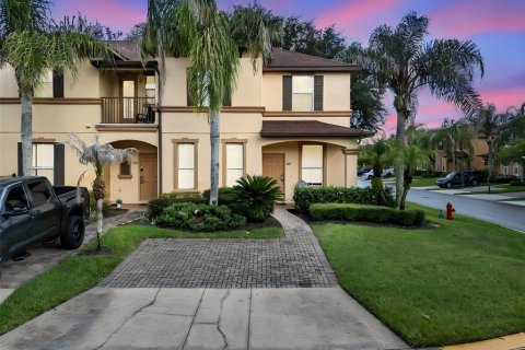 Townhouse in Davenport, Florida 4 bedrooms, 172.43 sq.m. № 2216308