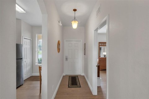 Townhouse in Davenport, Florida 4 bedrooms, 172.43 sq.m. № 2216308 - photo 15