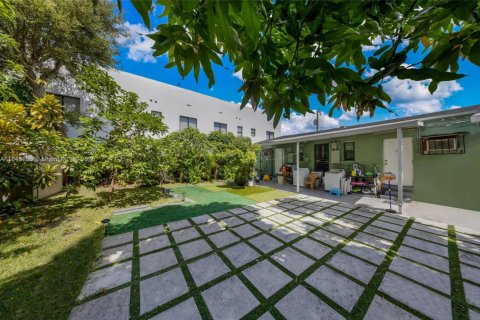 Propiedad comercial en venta en Miami, Florida, 95.32 m2 № 2022475 - foto 19