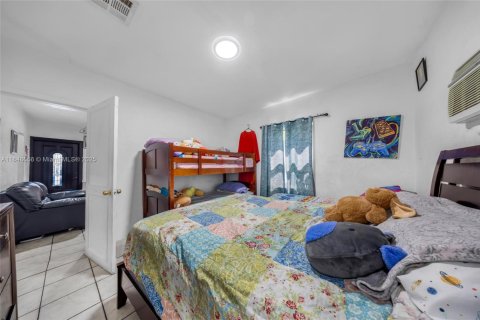 Propiedad comercial en venta en Miami, Florida, 95.32 m2 № 2022475 - foto 17