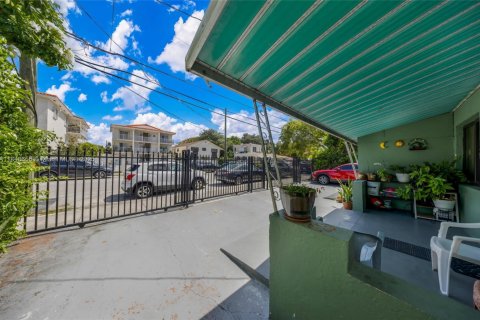 Propiedad comercial en venta en Miami, Florida, 95.32 m2 № 2022475 - foto 4