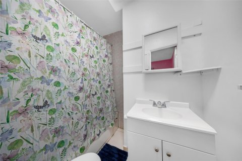 Propiedad comercial en venta en Miami, Florida, 95.32 m2 № 2022475 - foto 10