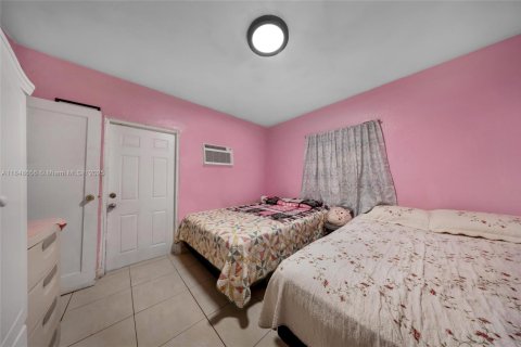 Propiedad comercial en venta en Miami, Florida, 95.32 m2 № 2022475 - foto 11