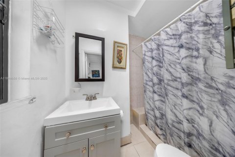 Propiedad comercial en venta en Miami, Florida, 95.32 m2 № 2022475 - foto 18