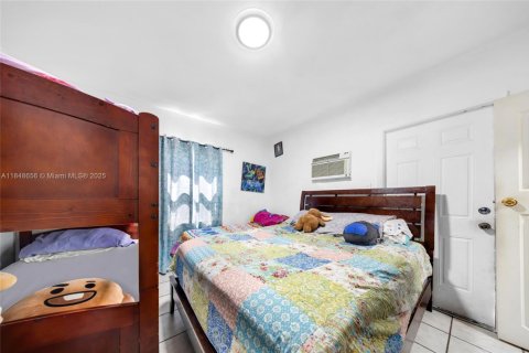 Propiedad comercial en venta en Miami, Florida, 95.32 m2 № 2022475 - foto 16