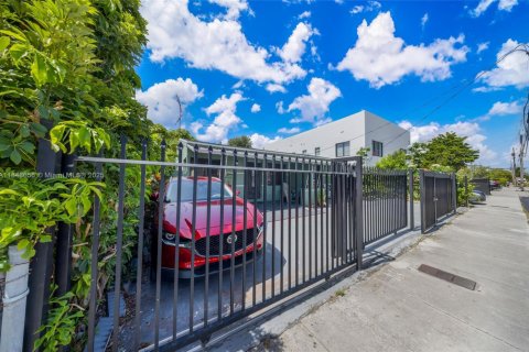 Propiedad comercial en venta en Miami, Florida, 95.32 m2 № 2022475 - foto 3