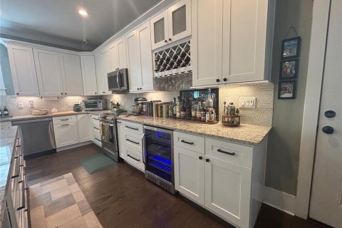 Villa ou maison à louer à Tampa, Floride: 3 chambres, 216.83 m2 № 2117937 - photo 10