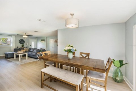Casa en venta en Saint Petersburg, Florida, 3 dormitorios, 158.31 m2 № 1757337 - foto 7