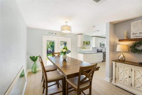 Casa en venta en Saint Petersburg, Florida, 3 dormitorios, 158.31 m2 № 1757337 - foto 6