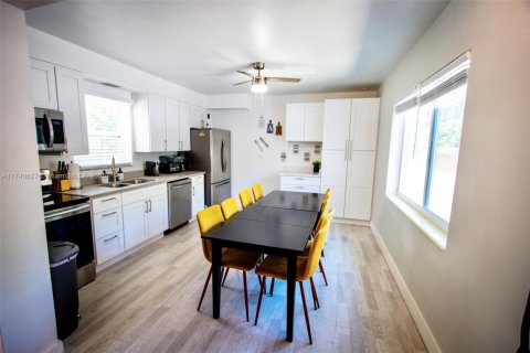 Propiedad comercial en venta en Dania Beach, Florida № 1859452 - foto 11
