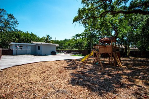 Propiedad comercial en venta en Dania Beach, Florida № 1859452 - foto 6