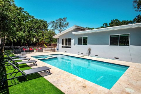 Propiedad comercial en venta en Dania Beach, Florida № 1859452 - foto 5