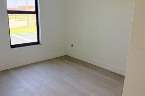 Commercial property in Punta Gorda, Florida 6 bedrooms, 127.55 sq.m. № 2391695 - photo 5