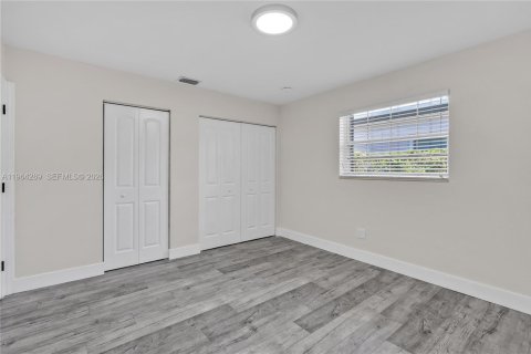 Villa ou maison à vendre à Miami, Floride: 3 chambres, 143.91 m2 № 2026187 - photo 17
