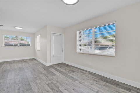 Villa ou maison à vendre à Miami, Floride: 3 chambres, 143.91 m2 № 2026187 - photo 9