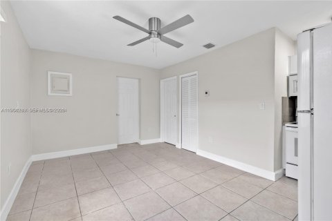 Villa ou maison à vendre à Miami, Floride: 3 chambres, 143.91 m2 № 2026187 - photo 23