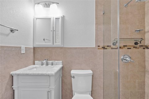 Villa ou maison à vendre à Miami, Floride: 3 chambres, 143.91 m2 № 2026187 - photo 20