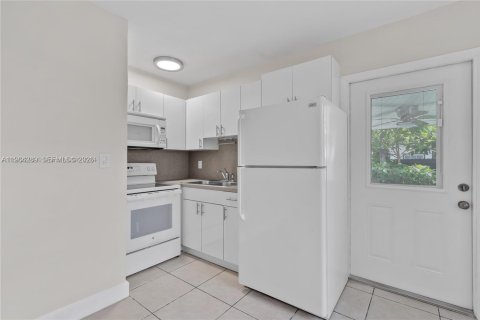 Villa ou maison à vendre à Miami, Floride: 3 chambres, 143.91 m2 № 2026187 - photo 24