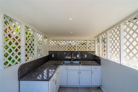Villa ou maison à vendre à Miami, Floride: 3 chambres, 143.91 m2 № 2026187 - photo 6