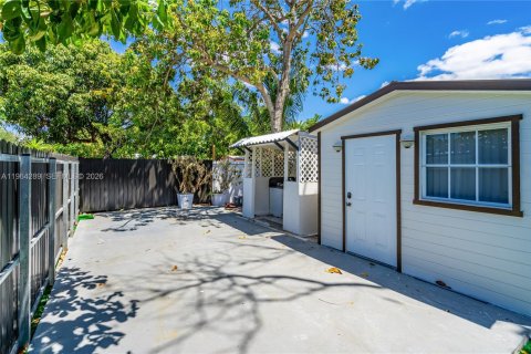 Villa ou maison à vendre à Miami, Floride: 3 chambres, 143.91 m2 № 2026187 - photo 4