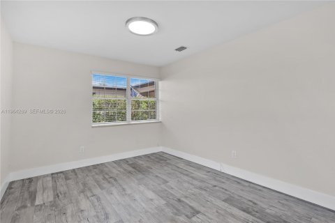 Villa ou maison à vendre à Miami, Floride: 3 chambres, 143.91 m2 № 2026187 - photo 7