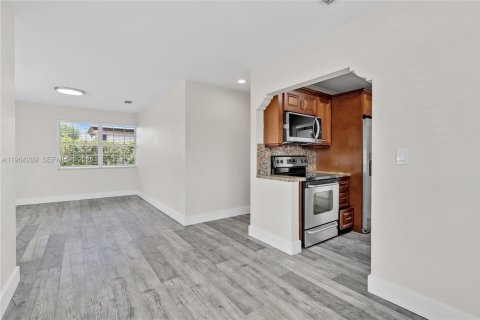 Villa ou maison à vendre à Miami, Floride: 3 chambres, 143.91 m2 № 2026187 - photo 11