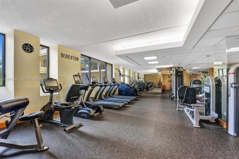 Condo in Aventura, Florida, 1 bedroom  № 2042133 - photo 13