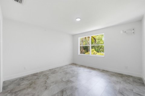 Townhouse in Sunrise, Florida 3 bedrooms, 156.08 sq.m. № 2246323 - photo 21