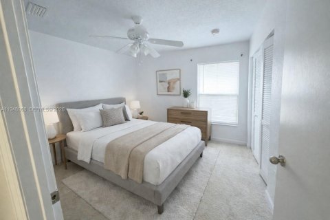 House in Miami, Florida 3 bedrooms, 103.68 sq.m. № 2031177 - photo 7