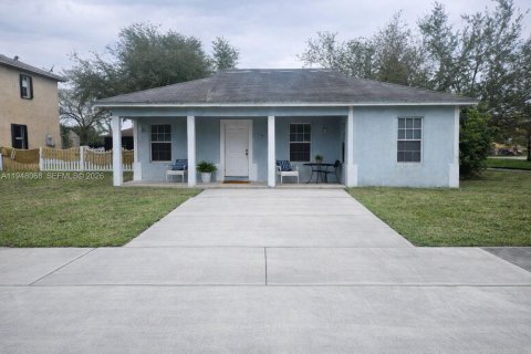 House in Miami, Florida 3 bedrooms, 103.68 sq.m. № 2031177