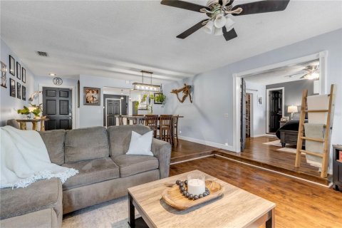 House in Edgewater, Florida 4 bedrooms, 196.4 sq.m. № 2418811 - photo 7