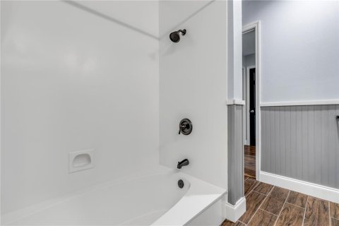 House in Edgewater, Florida 4 bedrooms, 196.4 sq.m. № 2418811 - photo 12