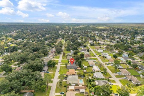 House in Edgewater, Florida 4 bedrooms, 196.4 sq.m. № 2418811 - photo 16