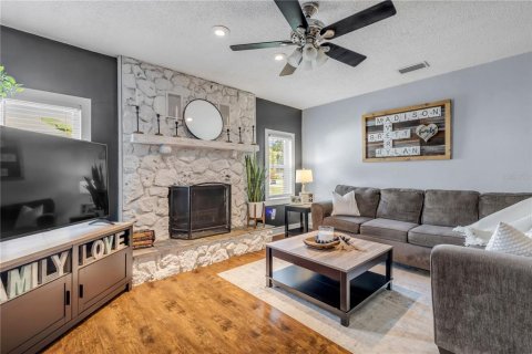 House in Edgewater, Florida 4 bedrooms, 196.4 sq.m. № 2418811 - photo 6