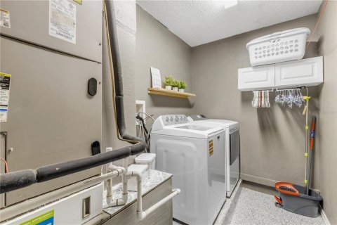 House in Edgewater, Florida 4 bedrooms, 196.4 sq.m. № 2418811 - photo 29