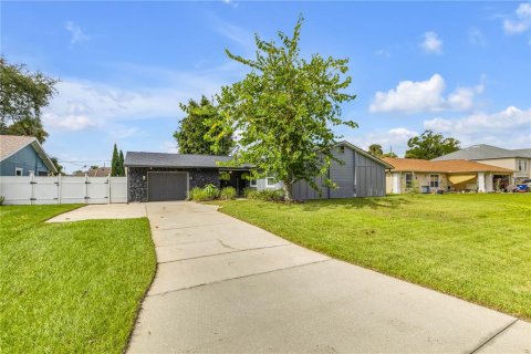 House in Edgewater, Florida 4 bedrooms, 196.4 sq.m. № 2418811 - photo 18