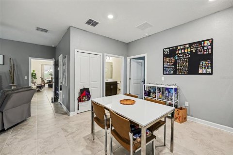 Villa ou maison à vendre à Davenport, Floride: 6 chambres, 356.09 m2 № 2434490 - photo 8