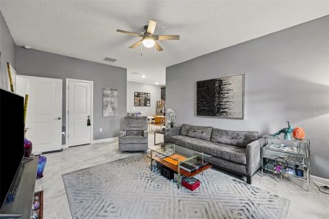 Villa ou maison à vendre à Davenport, Floride: 6 chambres, 356.09 m2 № 2434490 - photo 4