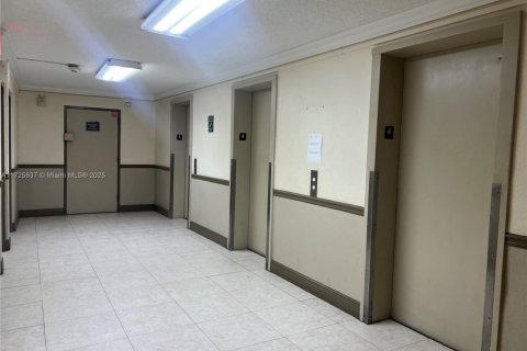 Copropriété à vendre à North Miami, Floride: 1 chambre, 62.52 m2 № 1961911 - photo 4