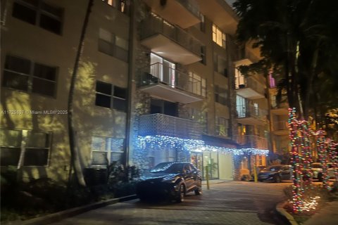 Copropriété à vendre à North Miami, Floride: 1 chambre, 62.52 m2 № 1961911 - photo 12