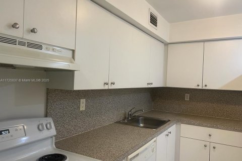 Copropriété à vendre à North Miami, Floride: 1 chambre, 62.52 m2 № 1961911 - photo 17